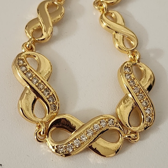 Gold Filled Infinity Symbol Design Link Bracelet - Picture 6 of 9